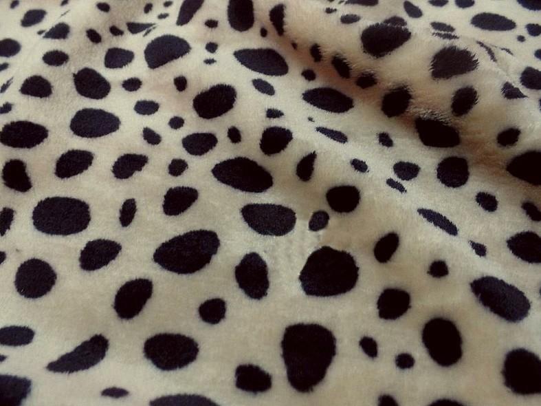 Polaire doudou beige ocre clair tachete noir 6