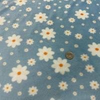 Polaire doudou bleu ciel motif marguerites 4 