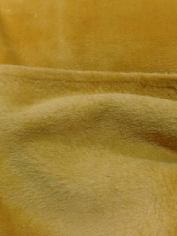 Polaire doudou teinte dore