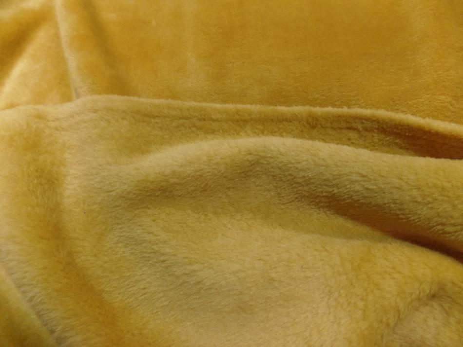 Polaire doudou teinte dore