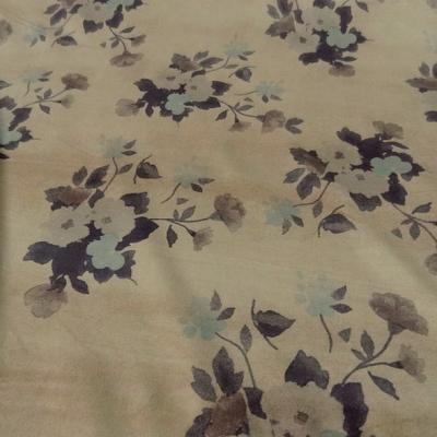 Poly suedine beige poudre motif fleuri bleu tendre et marron taupe 3 