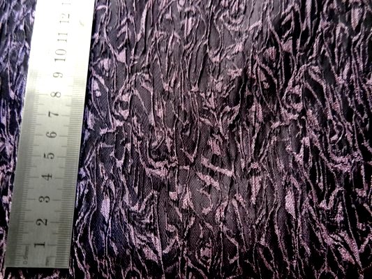 Polyester 2 fils noir mauve plissé reliefs 02