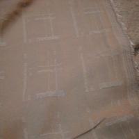 Polyester et resille beige encolles motif craquele 3 