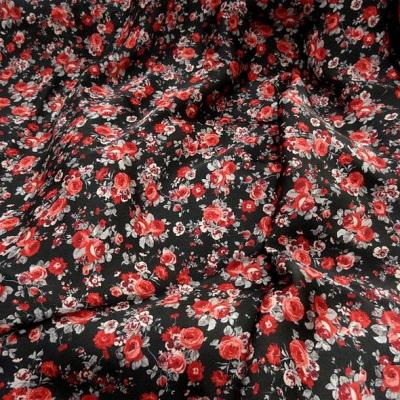 Polyester fin satin fond noir roses rouges 1 