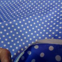 Polyester fin satine bleuet pois blancs 4 