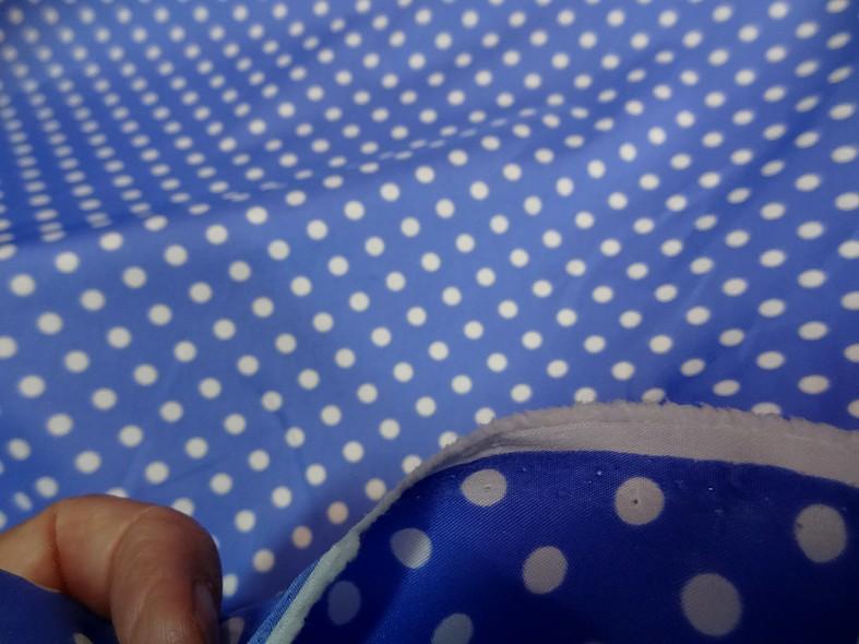Polyester fin satine bleuet pois blancs 4