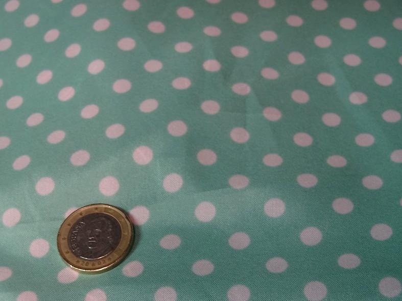 Polyester fin satine vert jade pois blancs 4
