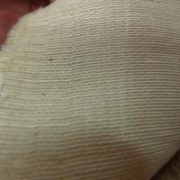 Polyester jaune beurre raide 3 