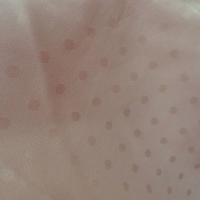 Polyester satine peche a plumetis 2 