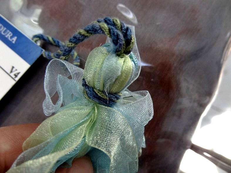 Pompon gland en organza vert d eau et bleu 3
