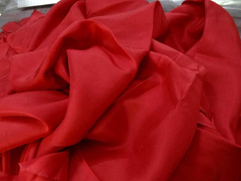 Ponge de soie rouge cardinal 2