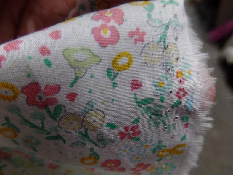Popeline coton blanc fleurs acidulees 1