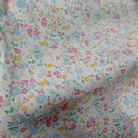 Popeline coton blanc fleurs acidulees 2 