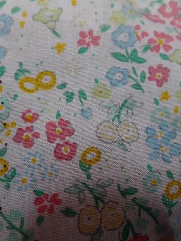 Popeline coton blanc fleurs acidulees 3