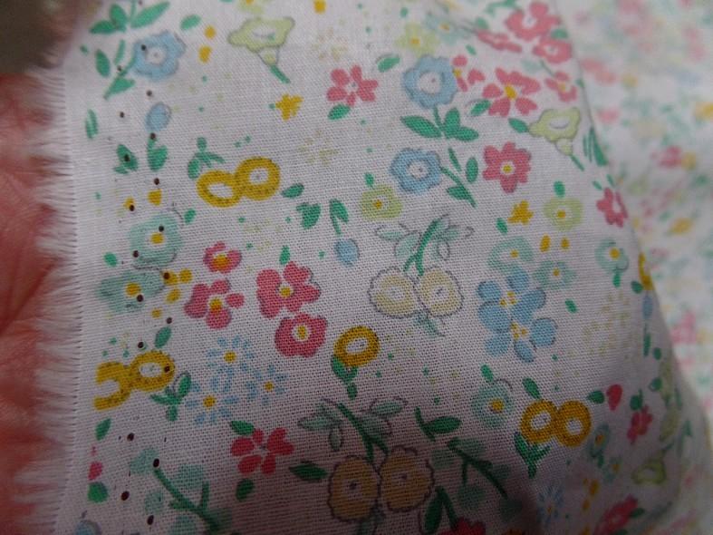 Popeline coton blanc fleurs acidulees 3