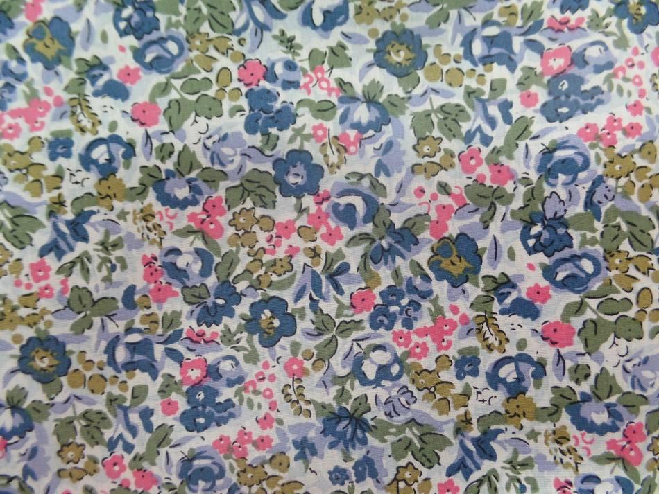 popeline coton blanche imprimé liberty fleurs bleu ,kaki,rose
