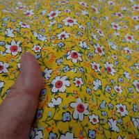 Popeline coton fleurettes fond jaune vif 3 