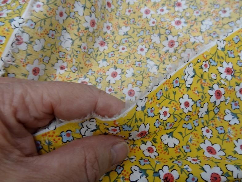 Popeline coton fleurettes fond jaune vif 5 