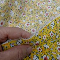 Popeline coton fleurettes fond jaune vif 5