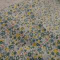 Popeline coton fleuri vert de gris et jaune 2