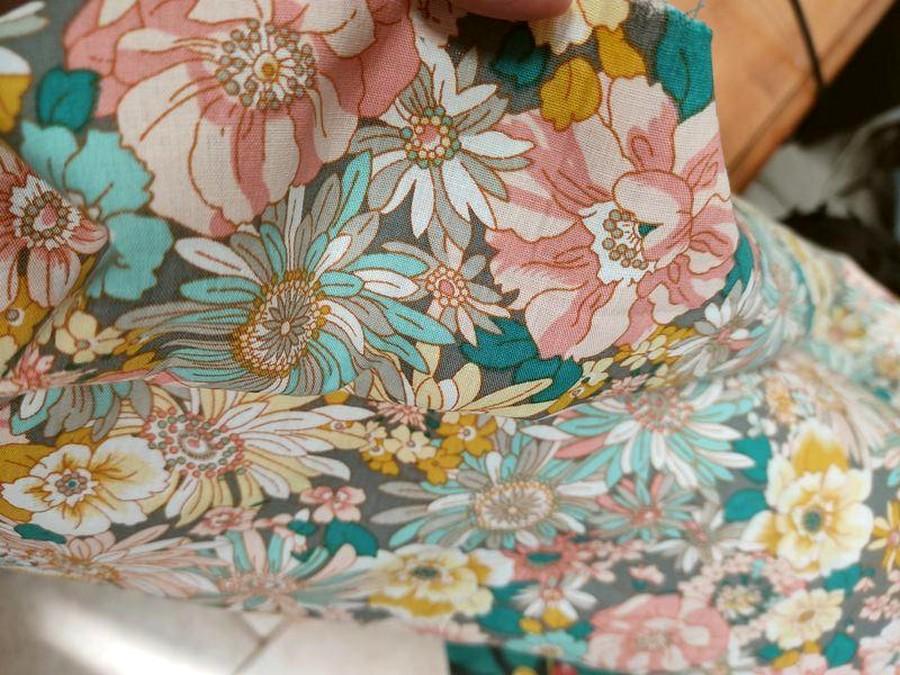 Popeline coton floral saumon et gris bleu 2 1