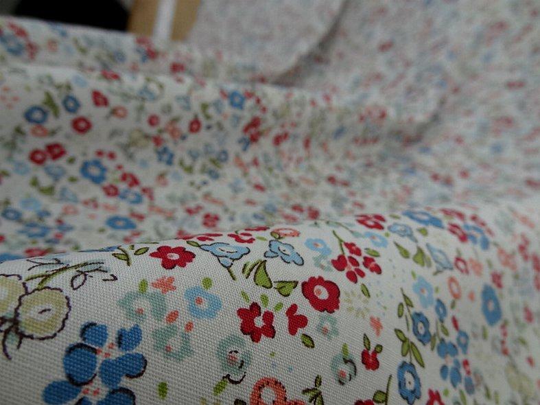 Popeline coton fond blanc fleurettes ninon 7