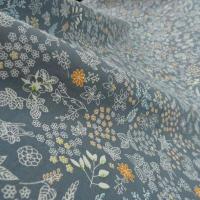 Popeline coton fond gris fleurs squelettes 6 
