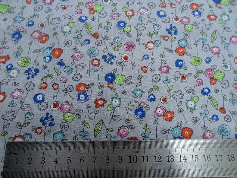 Popeline coton fond gris perle fleurs pretty 1