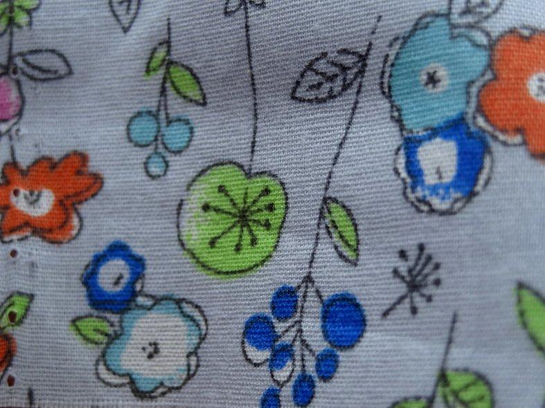 Popeline coton fond gris perle fleurs pretty 4