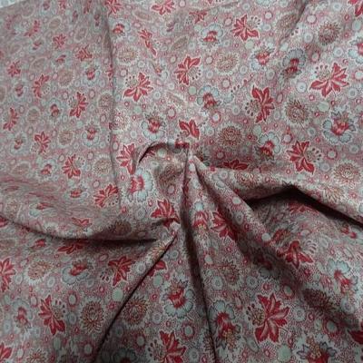 Popeline coton fond gris perle motif fleuri rouge 2 