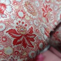 Popeline coton fond gris perle motif fleuri rouge 5 