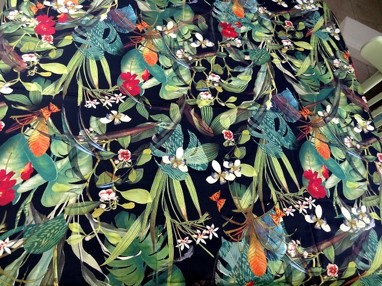 Popeline coton lycra fond noir jungle 1