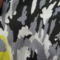 Popeline coton noir blanc jaune motif chrysantheme 3 