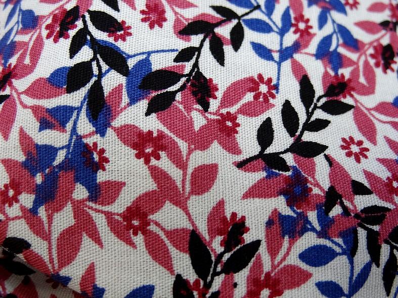 Popeline coton petit feuillage rose et bleu indigo 5