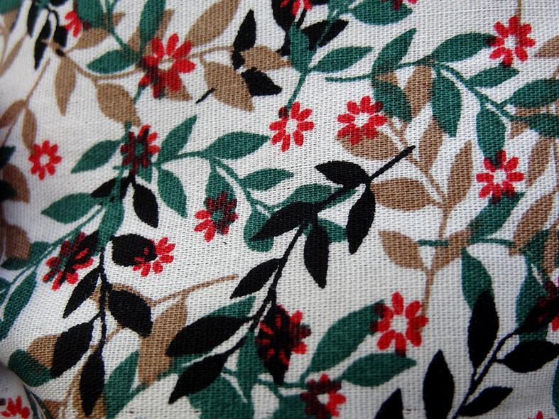 Popeline coton petit feuillage vert sapin et taupe 3