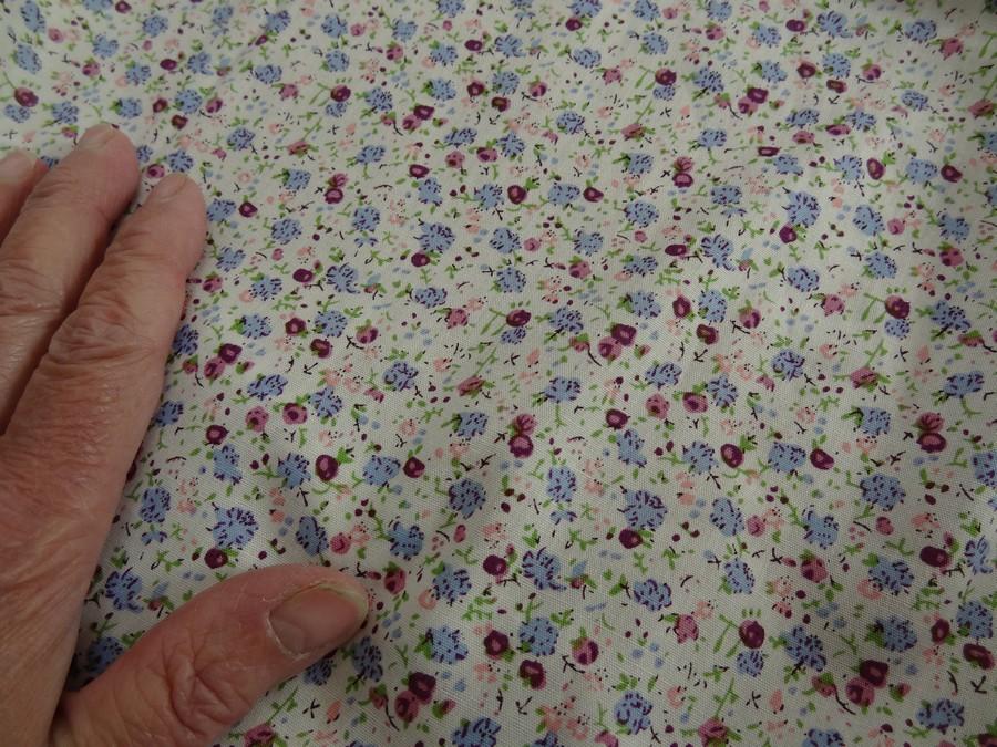 Popeline coton petites fleurs prune et gris bleu 3