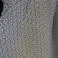 Popeline coton petits motifs fond blanc casse 1