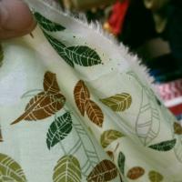 Popeline coton vert clair tilleul motif feuillage 4 