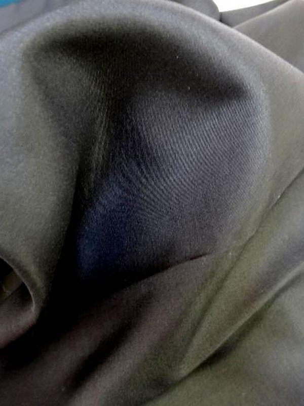 Popeline de soie noire unie 2