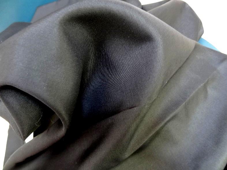 Popeline de soie noire unie 2