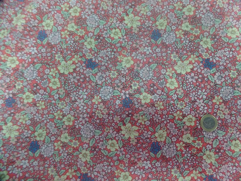 popeline ton saumon imprimé liberty fleurs ,jaune et rose et bleu