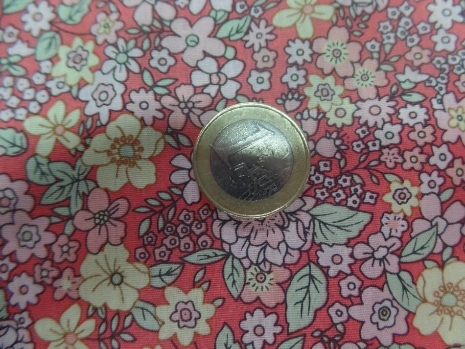 popeline ton saumon imprimé liberty fleurs ,jaune et rose et bleu