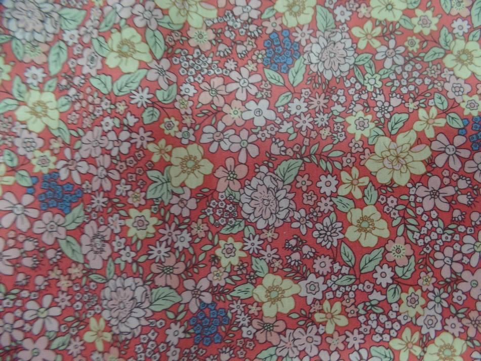 popeline ton saumon imprimé liberty fleurs ,jaune et rose et bleu