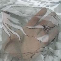 Resille blanche motif feuillage gris kaki 4