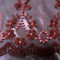 Resille brodee et festonnee rouge brique et capucine 1