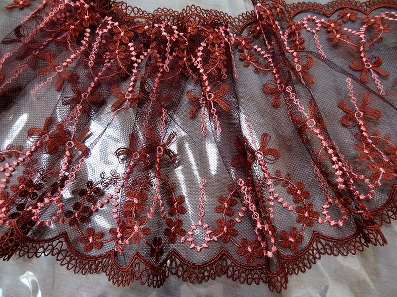 Resille brodee et festonnee rouge brique et capucine 2