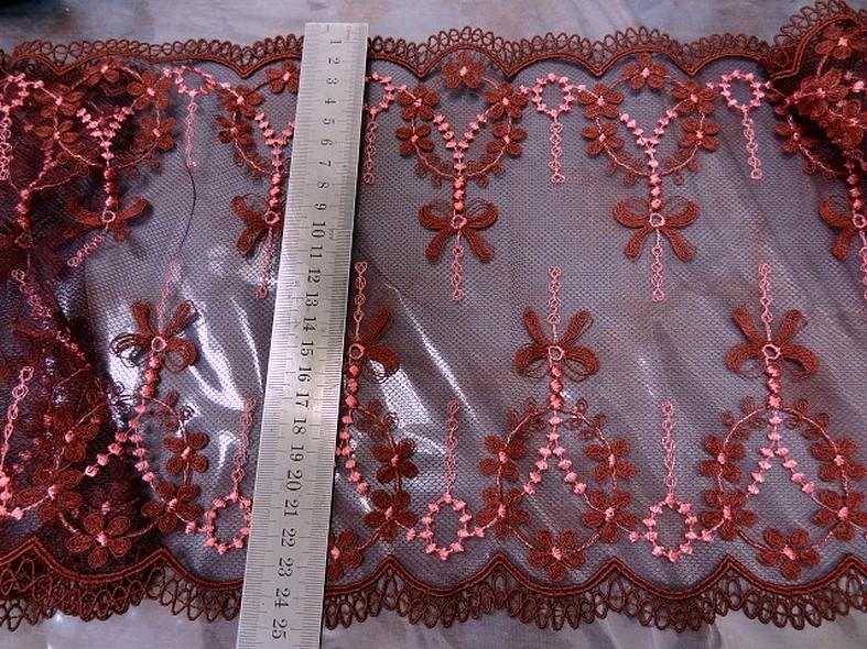 Resille brodee et festonnee rouge brique et capucine 3