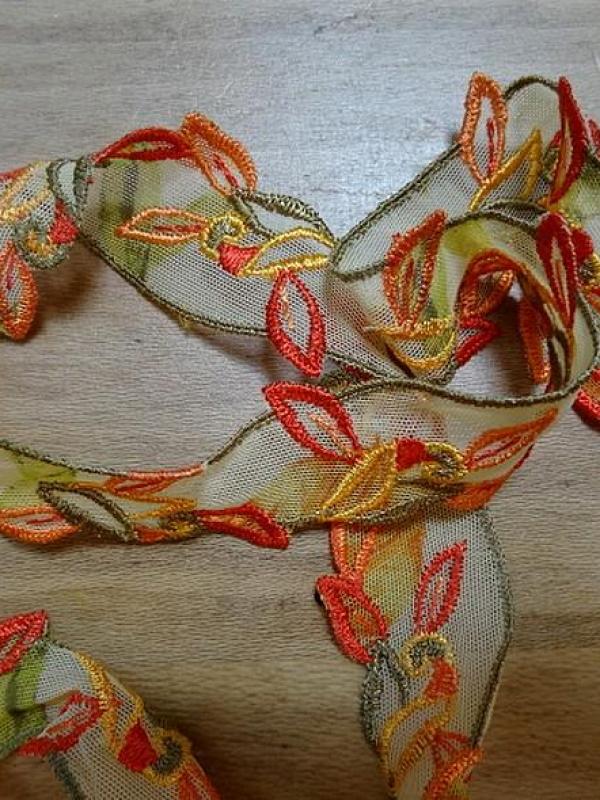 Resille brodee orange et kaki feuillage 2 