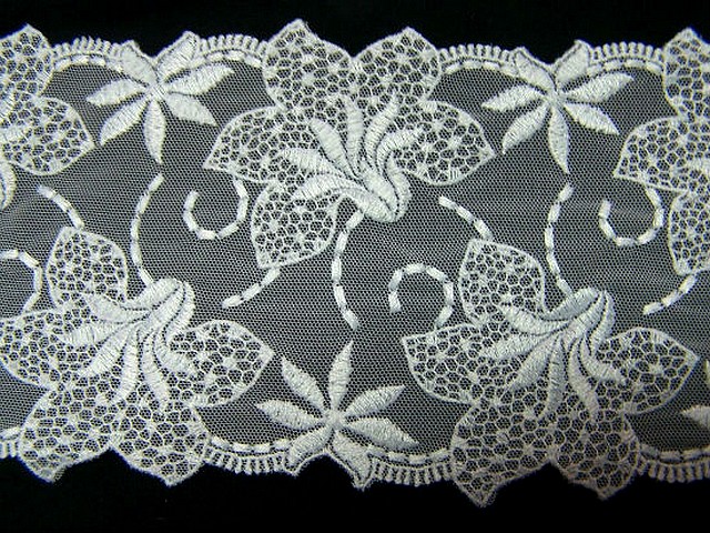 Resille dentelle en galon blanc brodee fleurs de lys 3