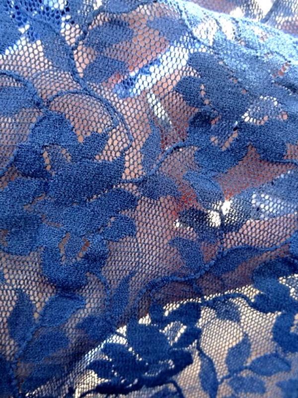Resille dentelle lycra bleu fonce 2